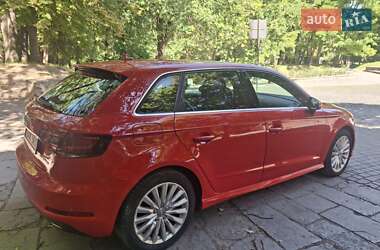 Хэтчбек Audi A3 2015 в 