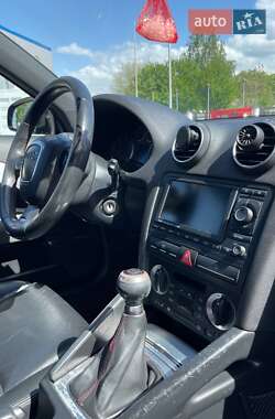 Хэтчбек Audi A3 2006 в 