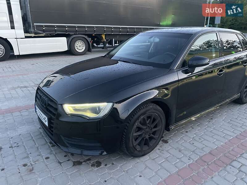 Хетчбек Audi A3 2014 в Золочеві