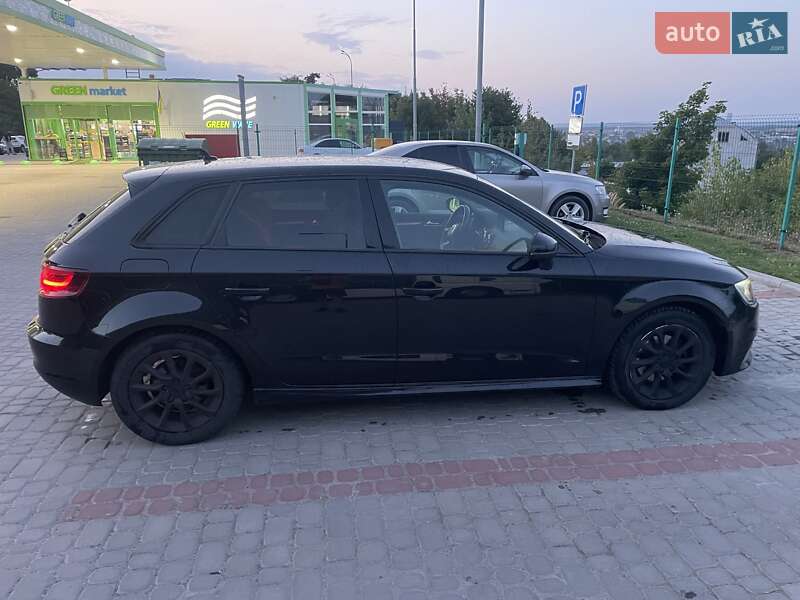 Хетчбек Audi A3 2014 в Золочеві