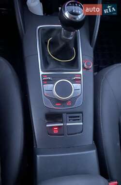 Хэтчбек Audi A3 2014 в 