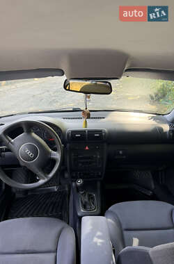 Хэтчбек Audi A3 2001 в 