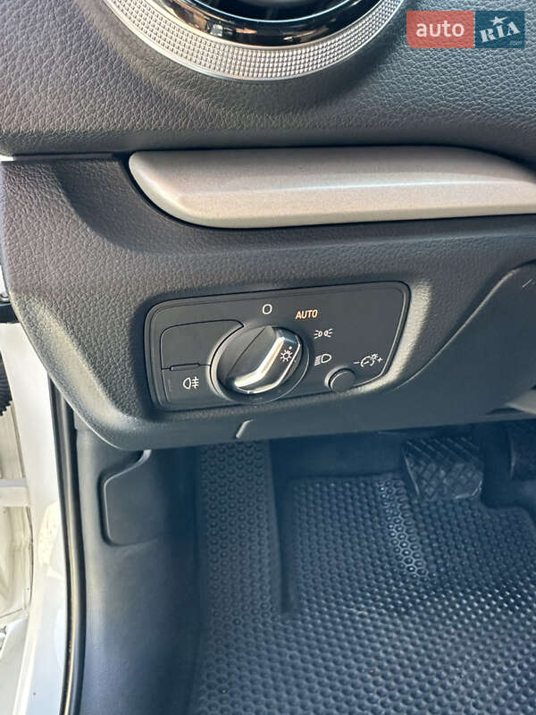 Седан Audi A3 2016 в Ивано-Франковске