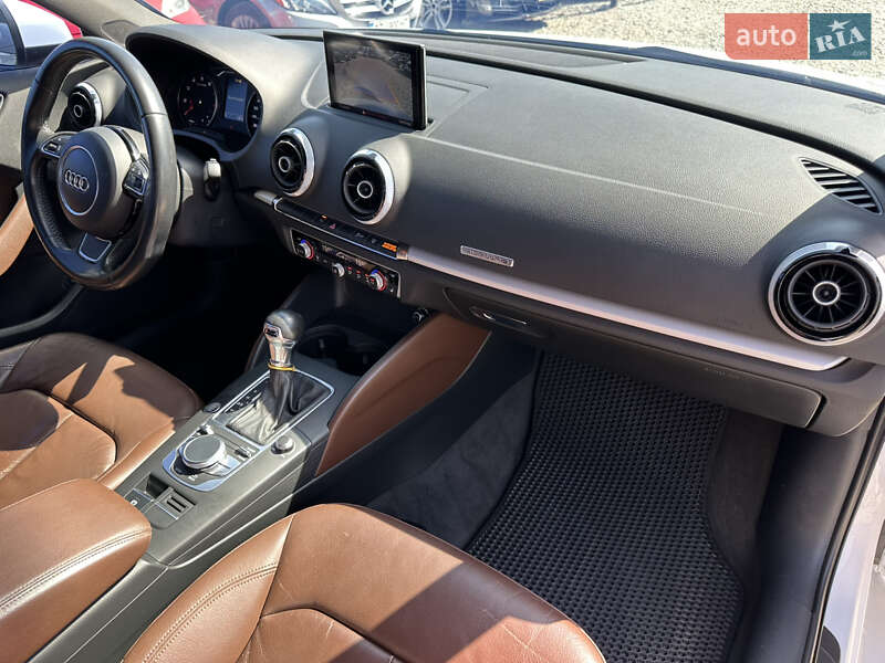 Седан Audi A3 2016 в Ивано-Франковске