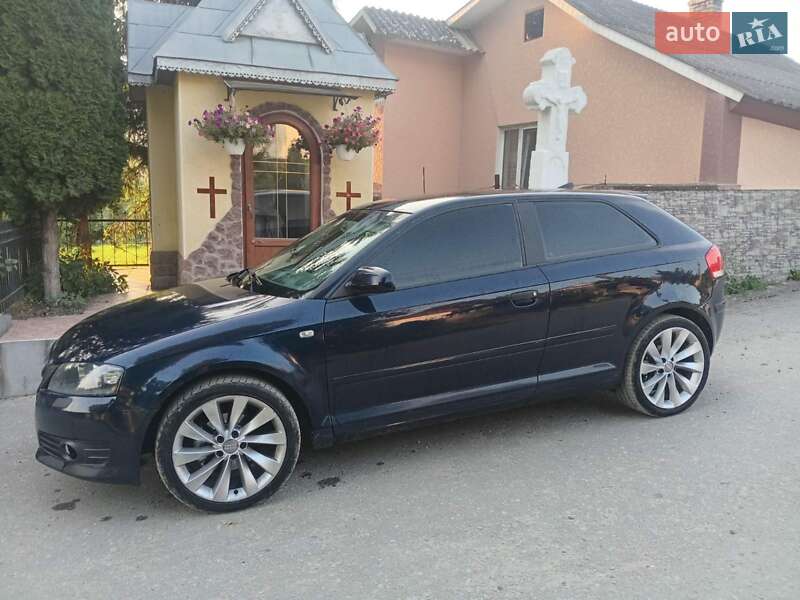 Хэтчбек Audi A3 2004 в Залещиках