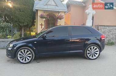 Хэтчбек Audi A3 2004 в Залещиках