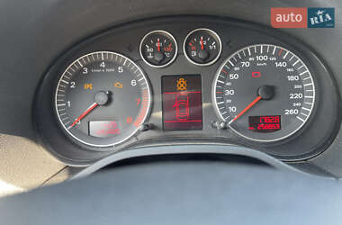 Хетчбек Audi A3 2004 в 