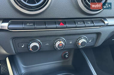 Хэтчбек Audi A3 2015 в 