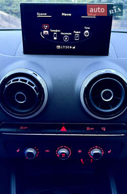 Хэтчбек Audi A3 2015 в 