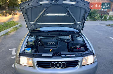 Хэтчбек Audi A3 1998 в 