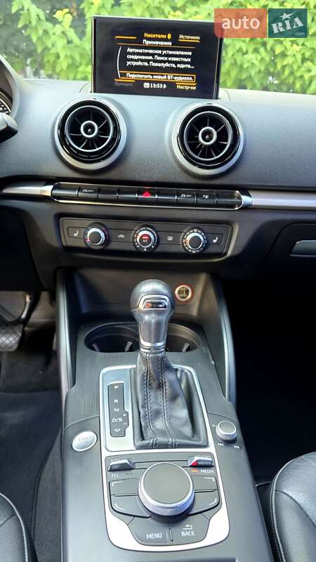 Хэтчбек Audi A3 2015 в Киеве