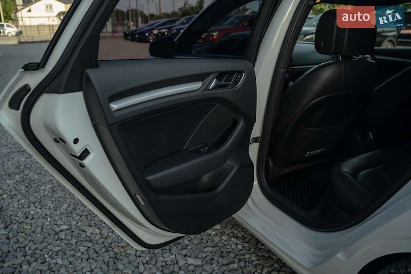 Седан Audi A3 2015 в Чернівцях