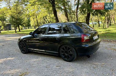 Хетчбек Audi A3 2002 в 