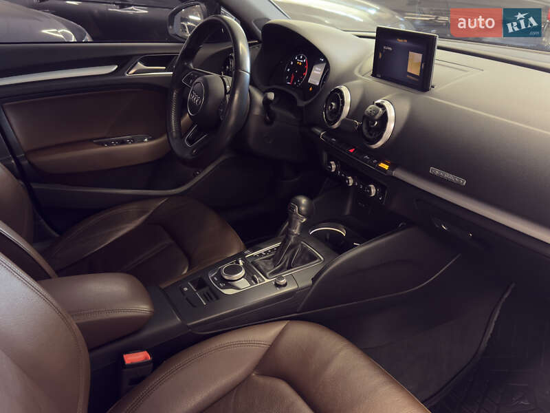 Седан Audi A3 2018 в Николаеве