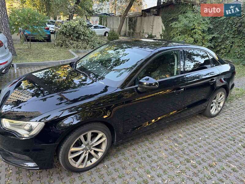 Седан Audi A3 2015 в Киеве