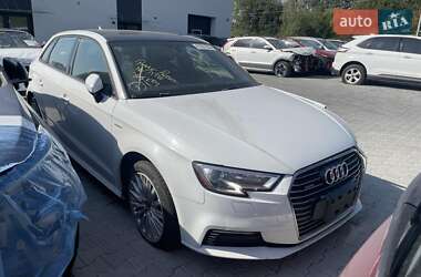 Хэтчбек Audi A3 2018 в 