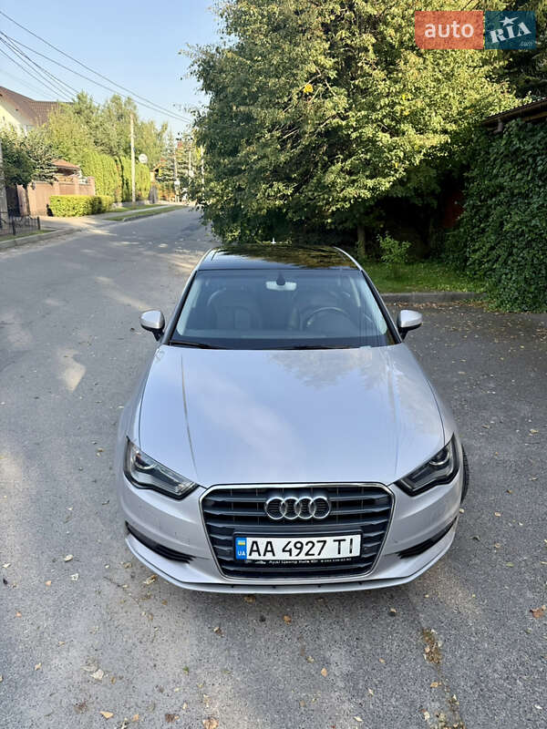 Седан Audi A3 2015 в Киеве