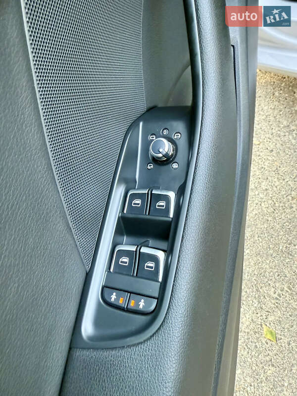 Седан Audi A3 2015 в Киеве