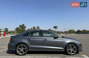 Седан Audi A3 2016 в 
