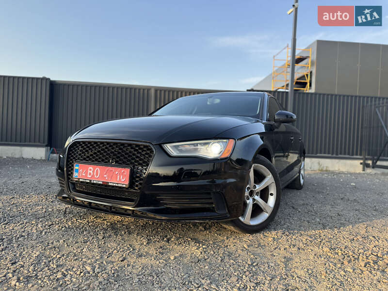Седан Audi A3 2015 в Львові