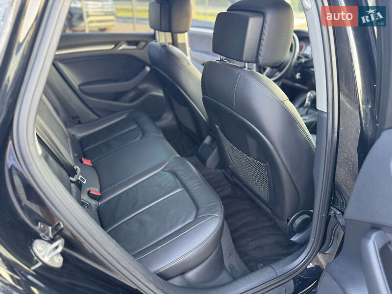 Седан Audi A3 2015 в Львові