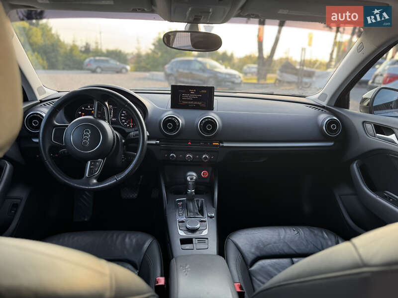 Седан Audi A3 2015 в Львові