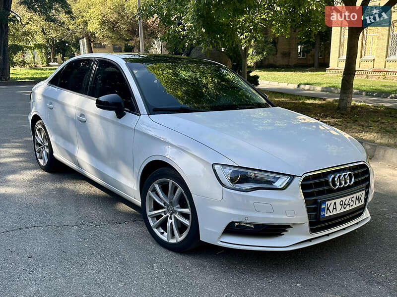 Седан Audi A3 2016 в Києві