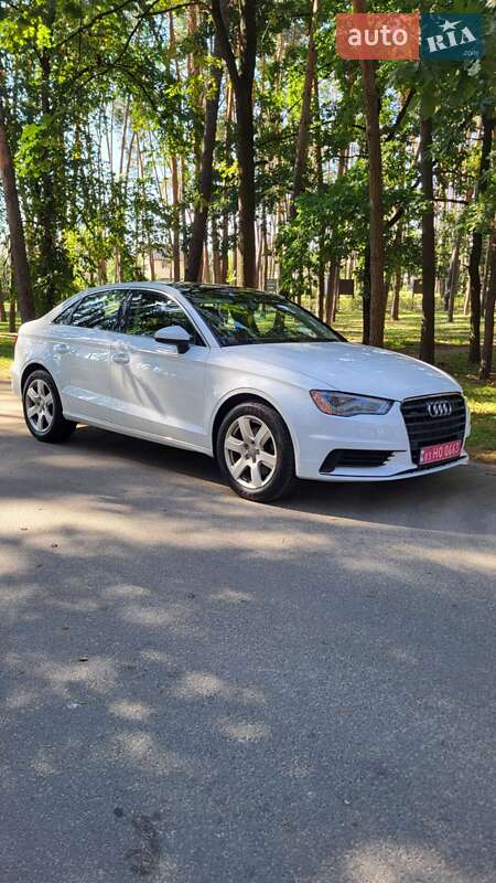 Седан Audi A3 2016 в 