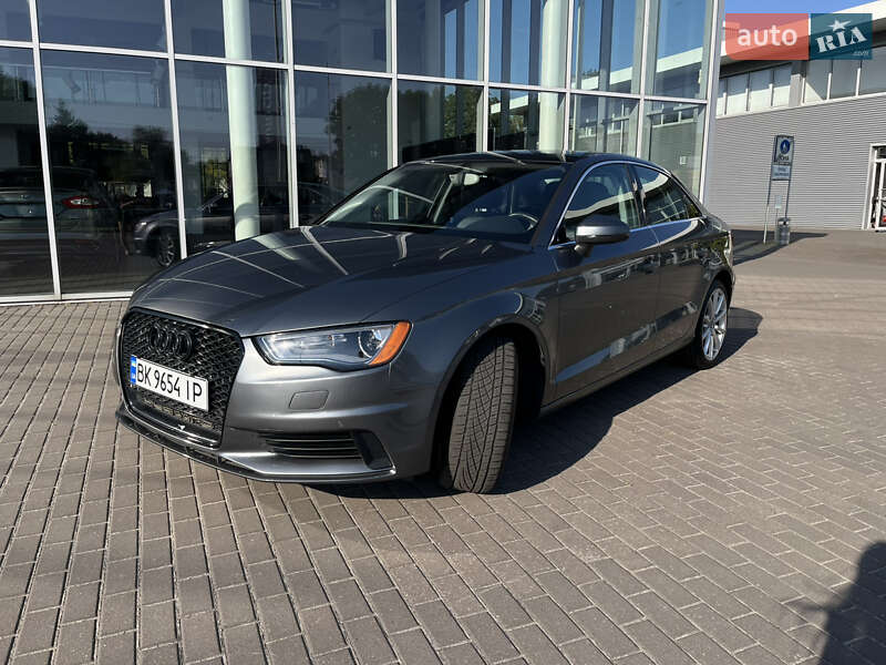 Седан Audi A3 2015 в Ровно