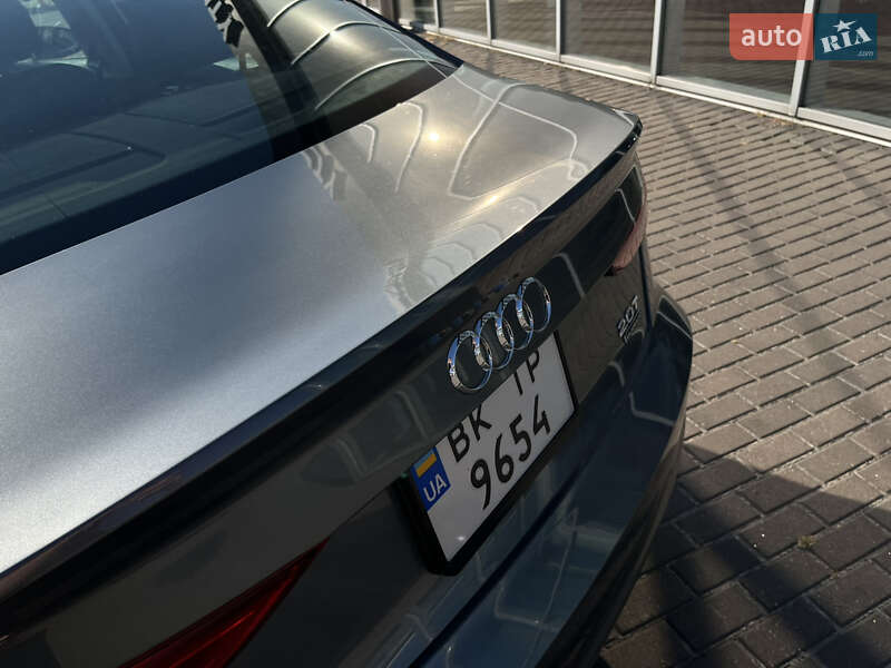 Седан Audi A3 2015 в Ровно