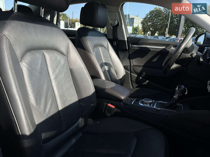 Седан Audi A3 2015 в Ровно