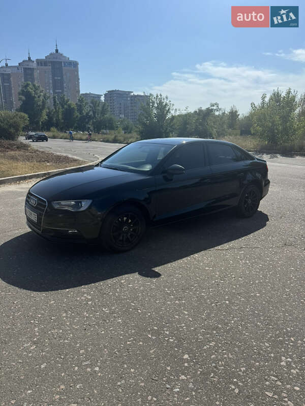 Седан Audi A3 2016 в Киеве
