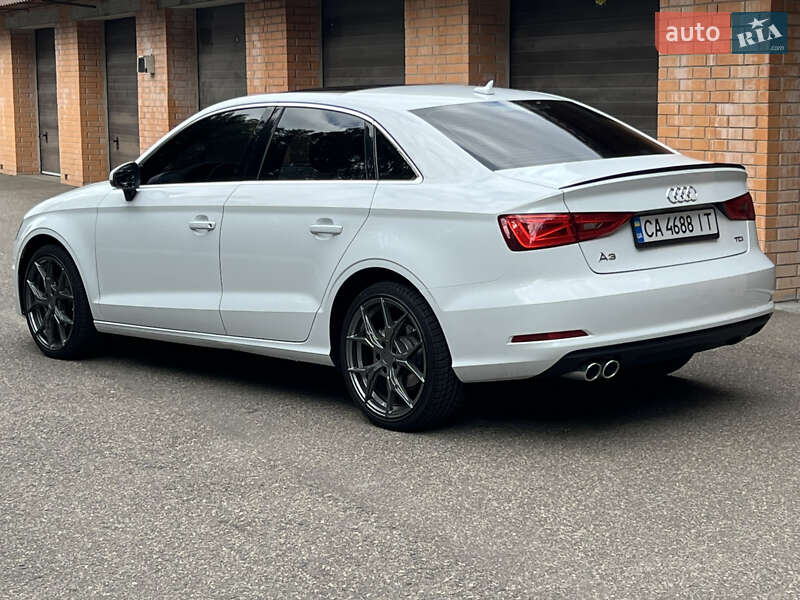 Седан Audi A3 2014 в Смілі