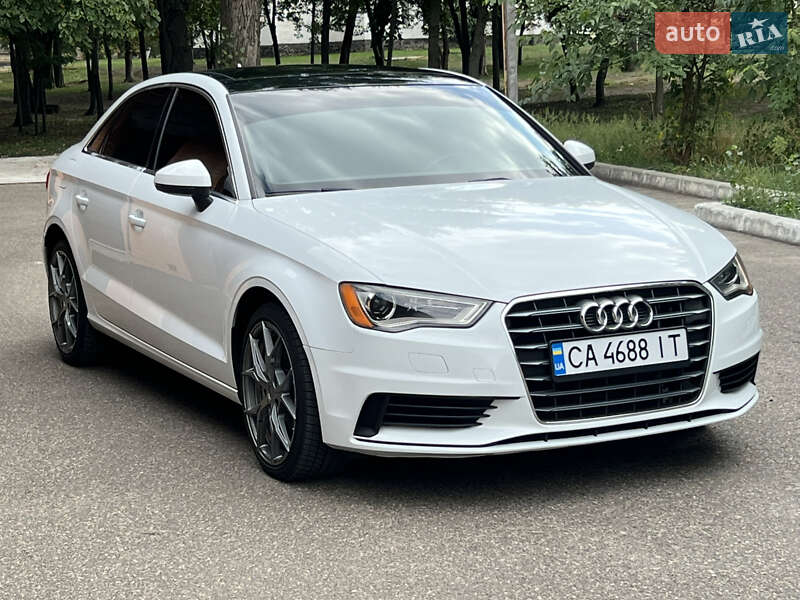 Седан Audi A3 2014 в Смілі