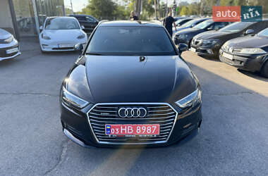 Хэтчбек Audi A3 2017 в 