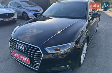 Хэтчбек Audi A3 2017 в 