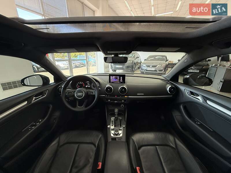 Седан Audi A3 2019 в Черновцах