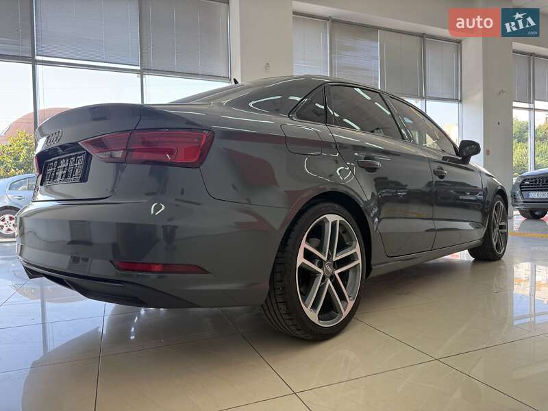 Седан Audi A3 2019 в Черновцах