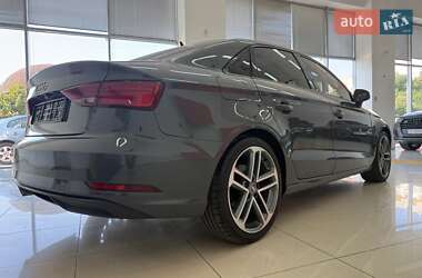 Седан Audi A3 2019 в 