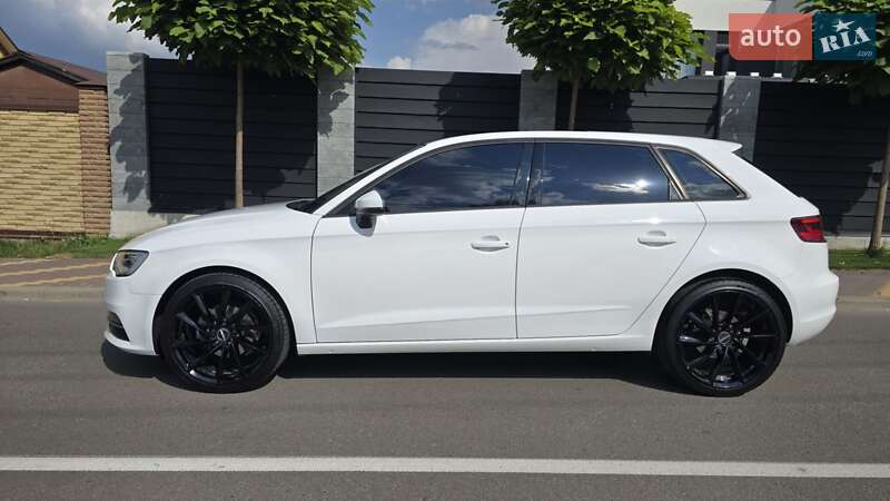 Хэтчбек Audi A3 2015 в Киеве