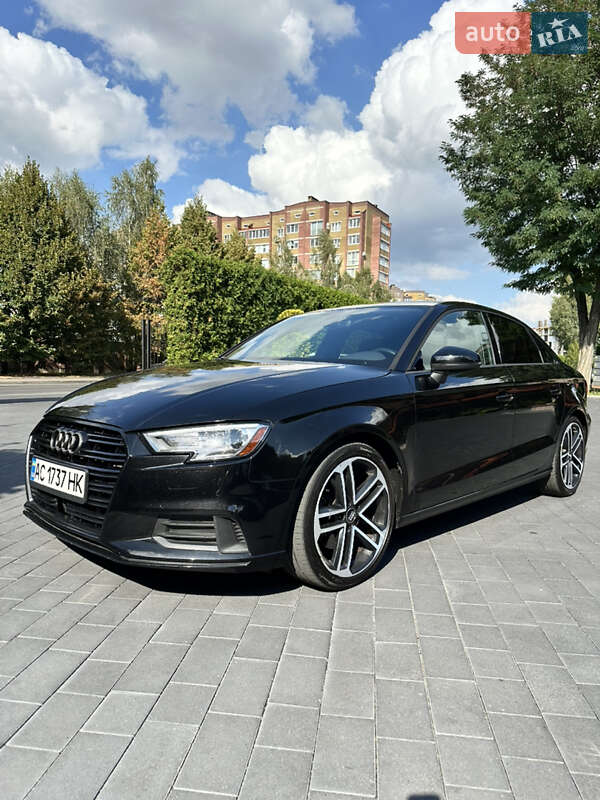 Седан Audi A3 2016 в Луцьку