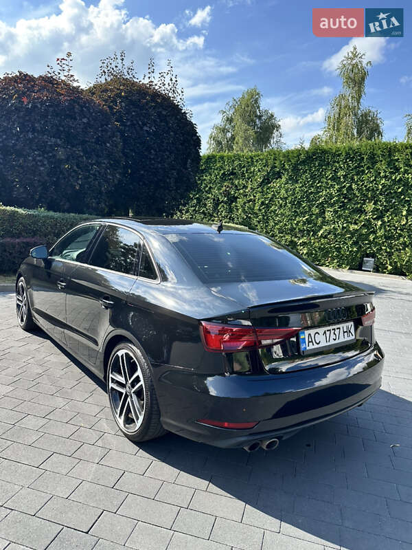 Седан Audi A3 2016 в Луцьку