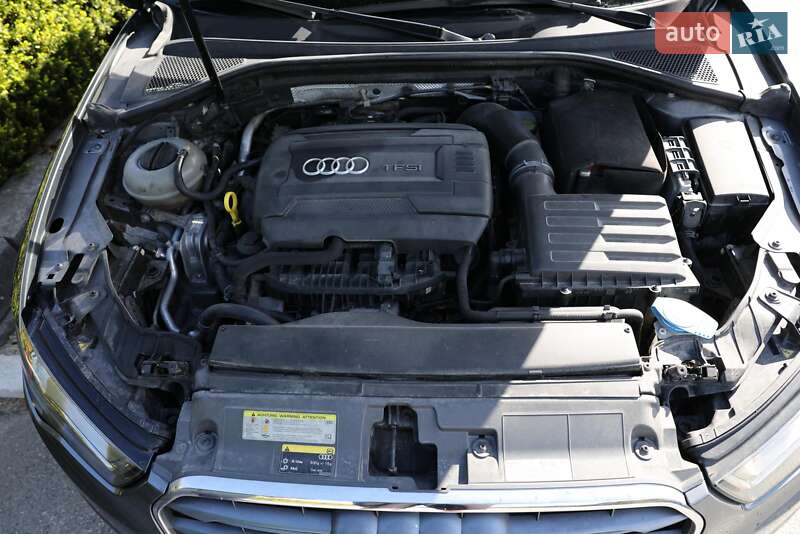 Седан Audi A3 2015 в Новояворовске