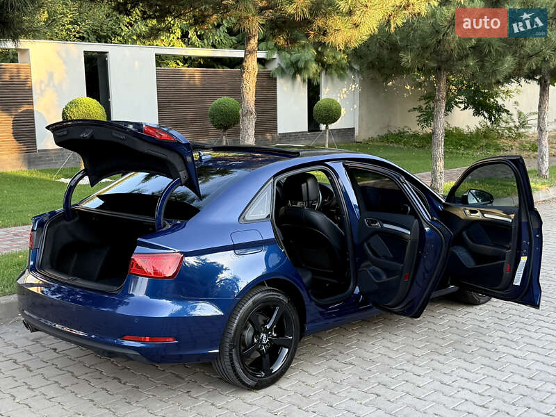 Седан Audi A3 2015 в Одессе