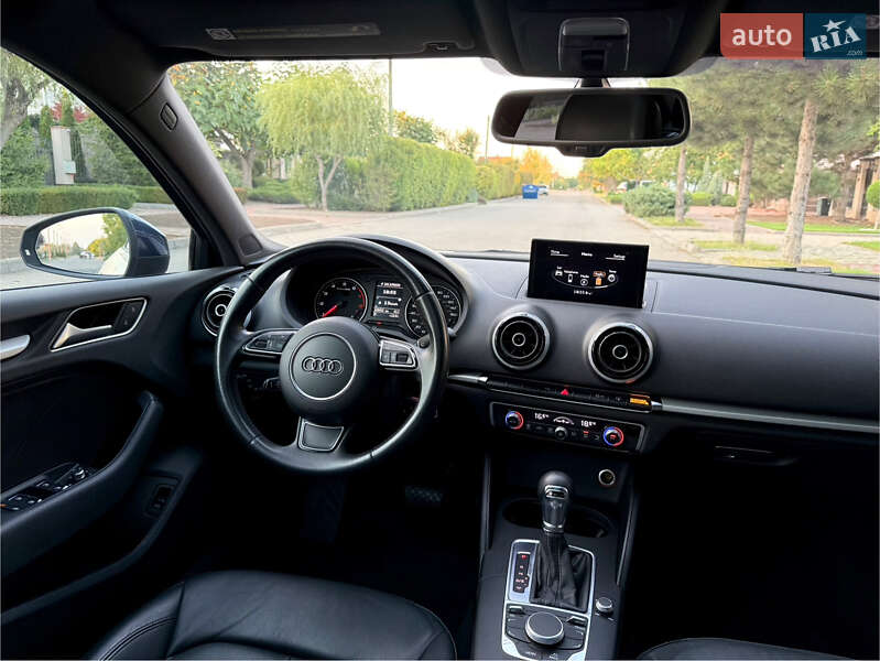 Седан Audi A3 2015 в Одессе