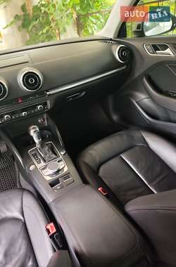 Седан Audi A3 2016 в 