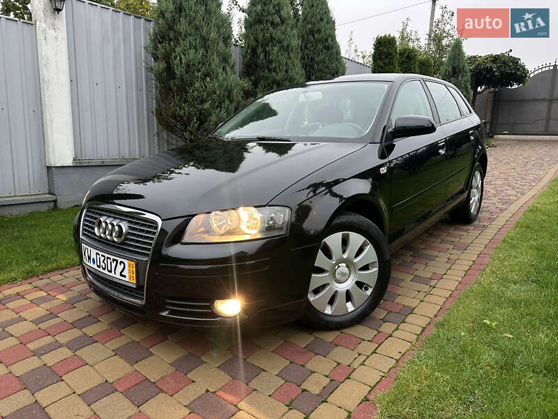 Хэтчбек Audi A3 2006 в 