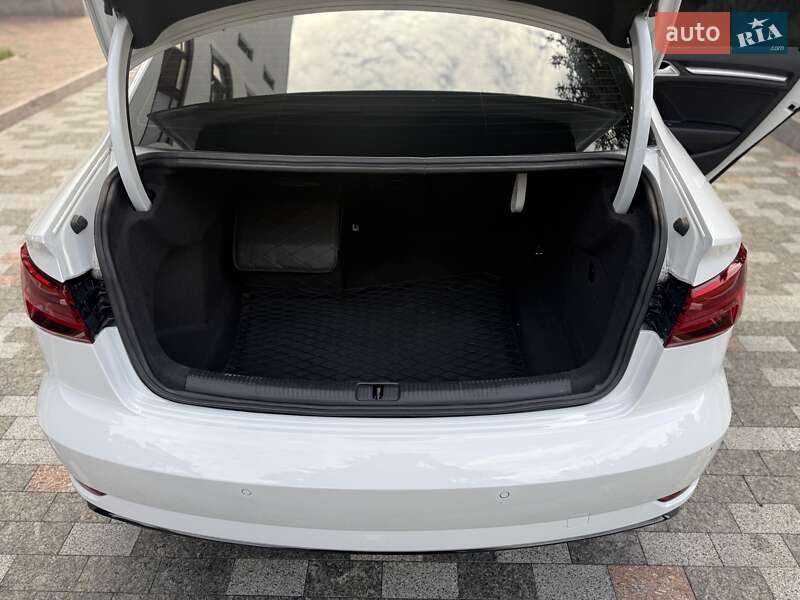 Седан Audi A3 2018 в Киеве фото 12 Седан Audi A3 2018 в Киеве