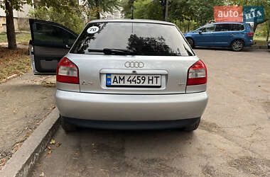 Хэтчбек Audi A3 1998 в 