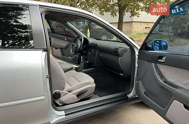 Хэтчбек Audi A3 1998 в 